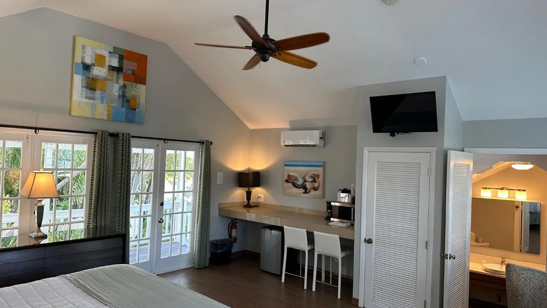 Douglas House Key West Inn